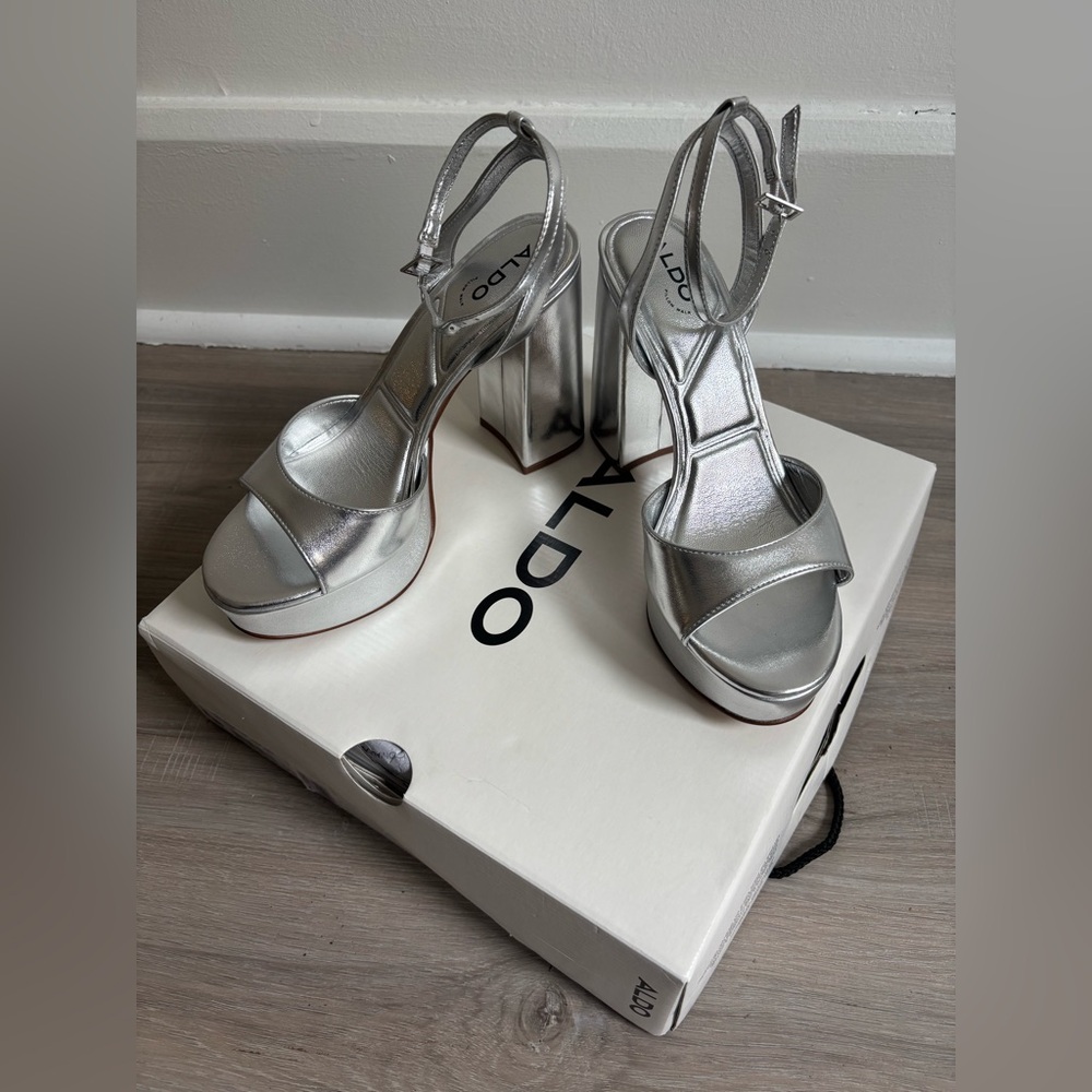 NIB Aldo Valeria Silver Platform Heels Sz 7